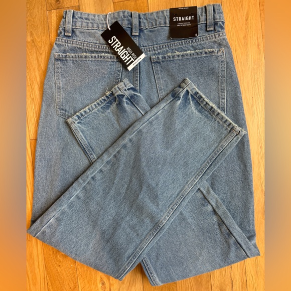 Straight Leg Jeans with High Waist In a Medium Blue Vintage Wash - Size 0- NEW - Picture 2 of 10